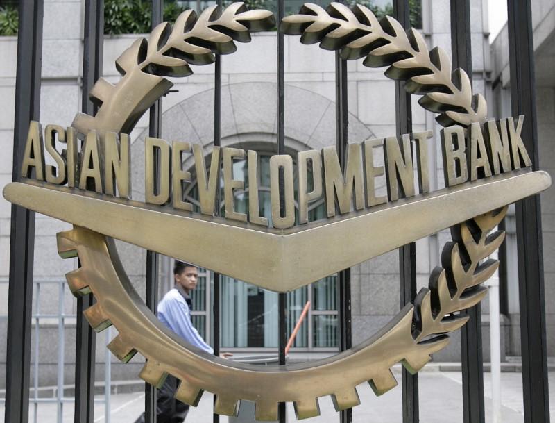 ADB ໃຫ້​ຄຳ​ໝັ້ນ​ສັນ​ຍາ 70 ຕື້ USD ຊຸກ​ຍູ້​ພະ​ລັງ​ງານ ແລະ ການ​ເຊື່ອມ​ຕໍ່​ດີ​ຈີ​ຕອນ​ຢູ່​ອາ​ຊີ - ປາ​ຊີ​ຟິກ